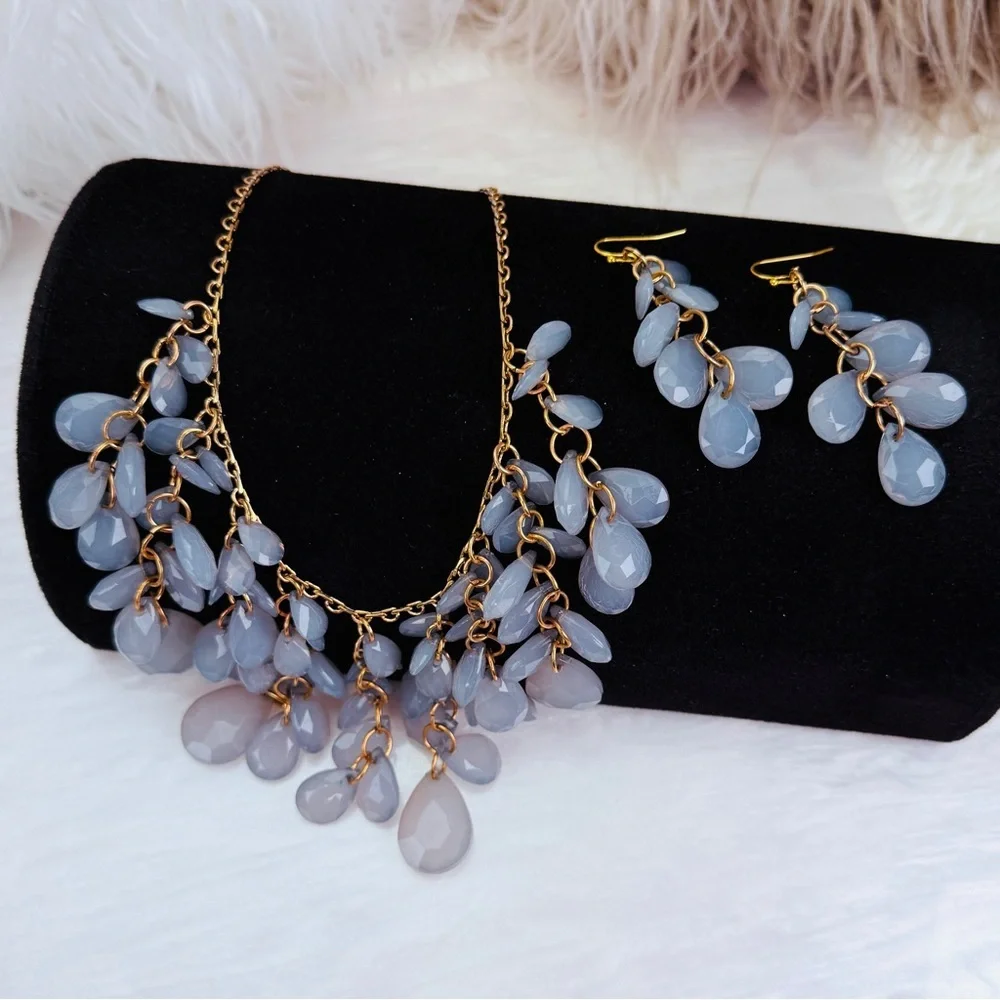 Light Lavender Faceted Teardrop Statement Necklace & Dangle Earrings Set